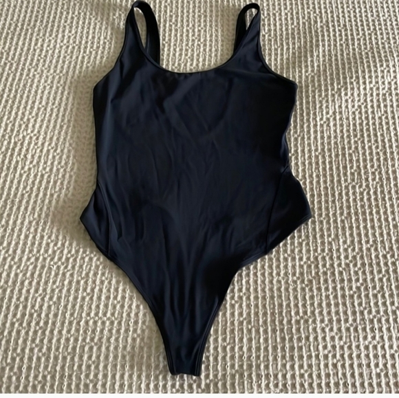 lululemon athletica Tops - LULULEMON BODYSUIT